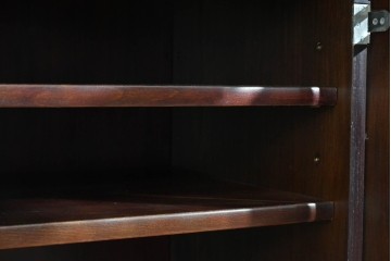 和製ヴィンテージ　オールドカリモク　角の取れたミッドセンチュリーデザインが目を引くモダンサイドボード　(R-085487)