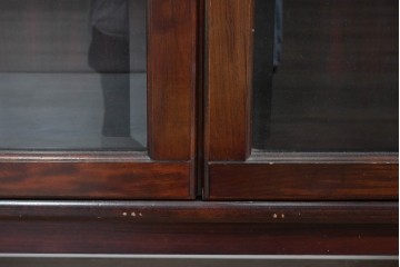 和製ヴィンテージ　オールドカリモク　角の取れたミッドセンチュリーデザインが目を引くモダンサイドボード　(R-085487)