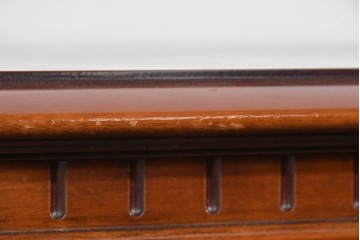 中古　美品　希少な廃番品　IDC大塚家具「グレース」シリーズ　クラシカルな装飾が上品なガラス扉付きサイドボード　(R-085489)