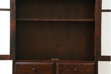 中古　美品　和光　北斗民芸　深みのある木の色合いにガラス扉が美しく映えるブックケース　(R-085490)