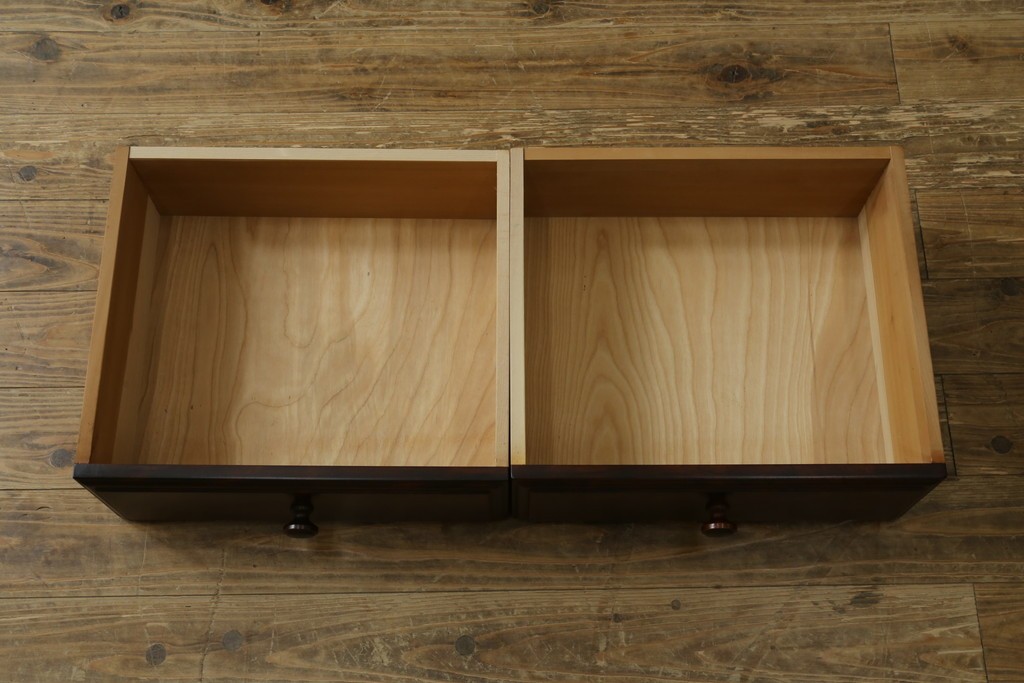 中古　美品　和光　北斗民芸　深みのある木の色合いにガラス扉が美しく映えるブックケース　(R-085490)