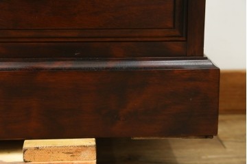 中古　美品　和光　北斗民芸　深みのある木の色合いにガラス扉が美しく映えるブックケース　(R-085490)