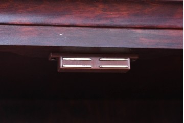 中古　美品　和光　北斗民芸　深みのある木の色合いにガラス扉が美しく映えるブックケース　(R-085490)