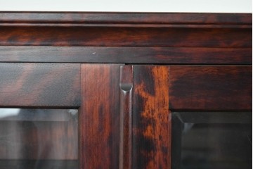 中古　美品　和光　北斗民芸　深みのある木の色合いにガラス扉が美しく映えるブックケース　(R-085490)