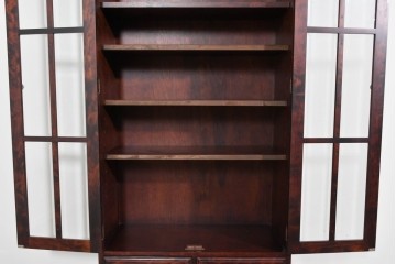 中古　美品　和光　北斗民芸　深みのある木の色合いにガラス扉が美しく映えるブックケース　(R-085490)