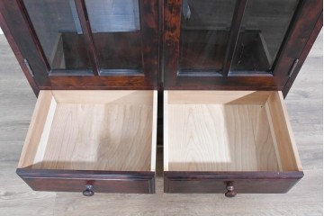 中古　美品　和光　北斗民芸　深みのある木の色合いにガラス扉が美しく映えるブックケース　(R-085490)