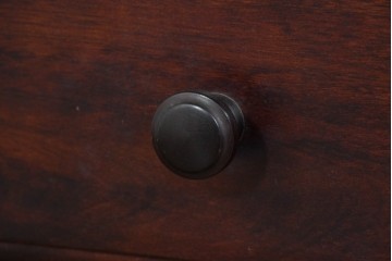 中古　美品　和光　北斗民芸　深みのある木の色合いにガラス扉が美しく映えるブックケース　(R-085490)