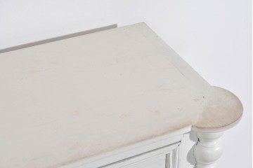 フランスアンティーク　クラシカルな挽き物加工とガラス扉が可愛らしいホワイトペイントのサイドキャビネット　(R-085491)