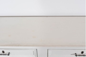 フランスアンティーク　クラシカルな挽き物加工とガラス扉が可愛らしいホワイトペイントのサイドキャビネット　(R-085491)