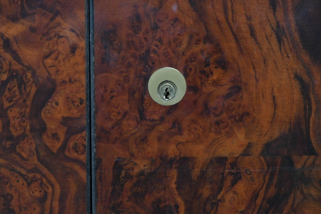 中古　美品!!　特注品　特大!和モダンの重厚な佇まいが魅力のサイドボード　製作費約90万円　(R-085492)