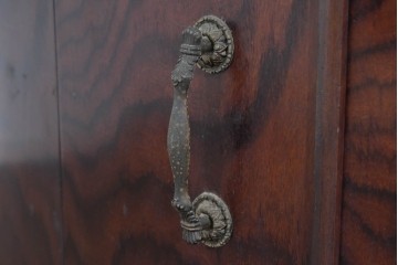 和製ヴィンテージ　ローズウッド材　力強い木目が映える曲げガラスを用いたコーナーキャビネット　(R-085493)