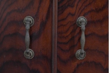 和製ヴィンテージ　ローズウッド材　力強い木目が映える曲げガラスを用いたコーナーキャビネット　(R-085493)