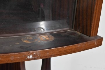 和製ヴィンテージ　ローズウッド材　力強い木目が映える曲げガラスを用いたコーナーキャビネット　(R-085493)