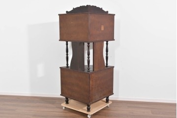 和製ヴィンテージ　ローズウッド材　力強い木目が映える曲げガラスを用いたコーナーキャビネット　(R-085493)