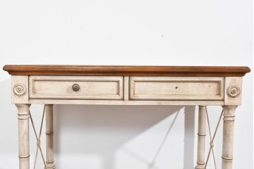 アメリカヴィンテージ　アンティーク調　DREXEL HERITAGE(ドレクセルヘリテイジ)　Et Cetera(エトセトラ)　上品な脚部装飾のレザートップデスク　(R-085494)