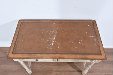 アメリカヴィンテージ　アンティーク調　DREXEL HERITAGE(ドレクセルヘリテイジ)　Et Cetera(エトセトラ)　上品な脚部装飾のレザートップデスク　(R-085494)