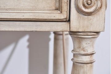 アメリカヴィンテージ　アンティーク調　DREXEL HERITAGE(ドレクセルヘリテイジ)　Et Cetera(エトセトラ)　上品な脚部装飾のレザートップデスク　(R-085494)