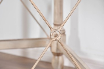 アメリカヴィンテージ　アンティーク調　DREXEL HERITAGE(ドレクセルヘリテイジ)　Et Cetera(エトセトラ)　上品な脚部装飾のレザートップデスク　(R-085494)