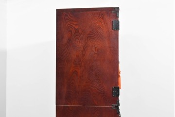 中古　美品　岩谷堂箪笥　衣装盆付き　奥行たっぷりサイズ!!　美しい木目と重厚な金具が目を引く衣装箪笥　定価約130万円　(R-085495)