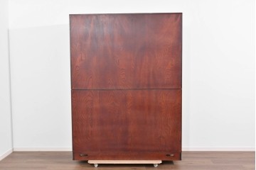 中古　美品　岩谷堂箪笥　衣装盆付き　奥行たっぷりサイズ!!　美しい木目と重厚な金具が目を引く衣装箪笥　定価約130万円　(R-085495)