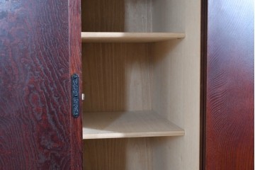 中古　美品　岩谷堂箪笥　衣装盆付き　奥行たっぷりサイズ!!　美しい木目と重厚な金具が目を引く衣装箪笥　定価約130万円　(R-085495)