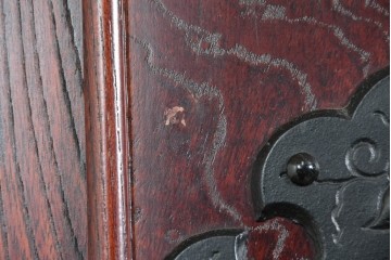 中古　美品　岩谷堂箪笥　衣装盆付き　奥行たっぷりサイズ!!　美しい木目と重厚な金具が目を引く衣装箪笥　定価約130万円　(R-085495)