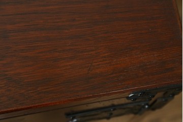 中古　美品　岩谷堂箪笥　奥行たっぷりサイズ!!　美しい木目と重厚な金具が目を引く着物箪笥　(R-085496)