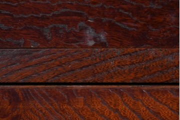 《天板取り付け加工費込み》　中古　美品　岩谷堂箪笥　奥行たっぷりサイズ!!　美しい木目と重厚な金具が目を引く衣装箪笥　(R-085497)