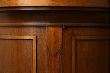 中古　美品　DREXEL HERITAGE(ドレクセルヘリテイジ)　Triune(トライユン)　美しい杢目が映えるドラムテーブル　(R-085498)