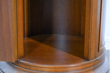 中古　美品　DREXEL HERITAGE(ドレクセルヘリテイジ)　Triune(トライユン)　クラシカルな佇まいと美しい杢目が映えるドラムテーブル　(R-085498)