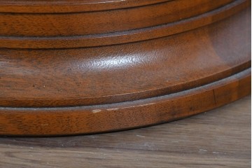 中古　美品　DREXEL HERITAGE(ドレクセルヘリテイジ)　Triune(トライユン)　クラシカルな佇まいと美しい杢目が映えるドラムテーブル　(R-085498)