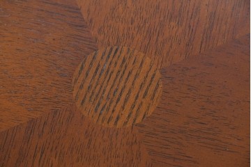 中古　美品　DREXEL HERITAGE(ドレクセルヘリテイジ)　Triune(トライユン)　クラシカルな佇まいと美しい杢目が映えるドラムテーブル　(R-085498)