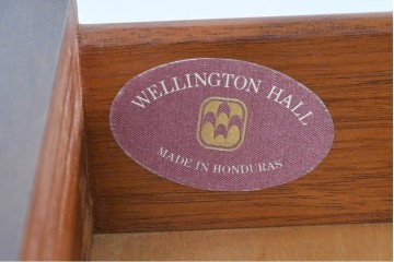 中古　美品　中央アメリカ製　マホガニー材　ゴールドの金具と彫刻装飾が映える拡張式テーブル付きチェスト　(R-085499)