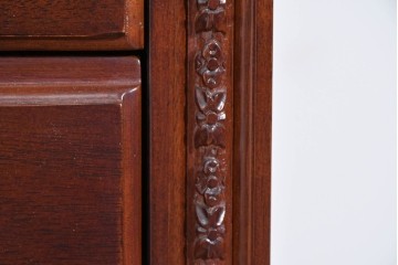 中古　美品　中央アメリカ製　マホガニー材　ゴールドの金具と彫刻装飾が映える拡張式テーブル付きチェスト　(R-085499)