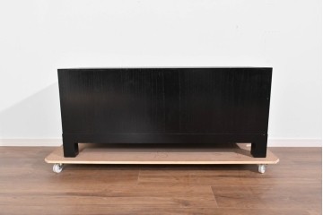 中古　美品　加茂箪笥　前板朱塗り　石目乾漆仕上げ　朱色が映える脚付きローチェスト　定価約45万円相当　(R-085500)