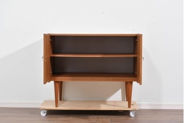 デンマークヴィンテージ　美品!!　AEJM Mobler(エイジェイエム モブラー)　チーク材　端正な木目が魅力のキャビネット　(R-085501)