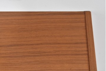 デンマークヴィンテージ　美品!!　AEJM Mobler(エイジェイエム モブラー)　チーク材　端正な木目が魅力のキャビネット　(R-085501)