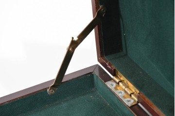 アメリカヴィンテージ　クラシカルな猫脚が素敵なジュエリー収納付き4段チェスト　(R-085503)