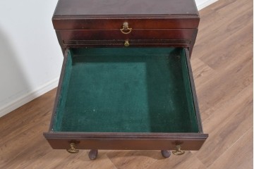 アメリカヴィンテージ　クラシカルな猫脚が素敵なジュエリー収納付き4段チェスト　(R-085503)