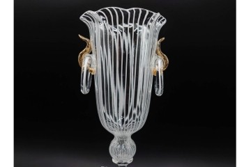 イタリア製　ベネチアン(ヴェネチアン)　ムラノガラス　金彩をまとった白鳥装飾が華やかなワイングラス　(R-085509)