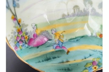 イギリス製　PARAGON(パラゴン)　フラワーハンドルが可憐なティーカップ&ソーサー・プレートのトリオセット　(R-085513)