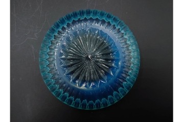 アンティーク　大正〜昭和初期の当時物　涼やかな輪花皿とプレスガラス皿の2点セット　(R-085514)