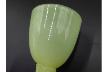 アンティーク　大正〜昭和初期の当時物　ウランガラス・プレスガラス　柔らかな色合いが魅力の氷コップ2点セット　(R-085515)