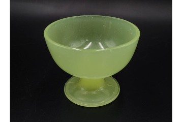 アンティーク　大正〜昭和初期の当時物　碗型　ウランガラスの氷コップ2点セット　(R-085517)