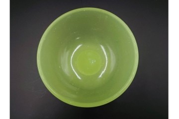 アンティーク　大正〜昭和初期の当時物　碗型　ウランガラスの氷コップ2点セット　(R-085517)