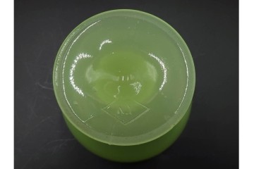 アンティーク　大正〜昭和初期の当時物　碗型　ウランガラスの氷コップ2点セット　(R-085517)