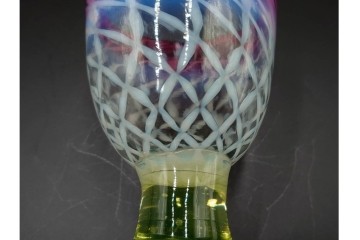 大正〜昭和初期　当時物　棗型　ウランガラス　乳白ぼかしに七宝繋ぎ文様が美しい赤縁の氷コップ　(R-085518)