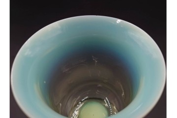 アンティーク　大正〜昭和初期の当時物　ウランガラス　棗型　乳白ぼかしがやわらかく広がる氷コップ　(R-085519)