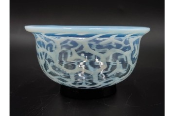 アンティーク　大正～昭和初期の当時物　碗型　乳白の幾何文が映えるエナメル小鉢　(R-085522)