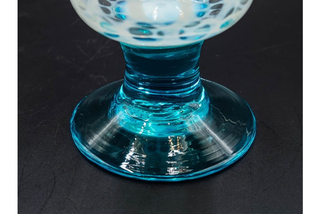 アンティーク　大正～昭和初期の当時物　棗型　乳白水玉が愛らしい青脚の氷コップ　(R-085523)